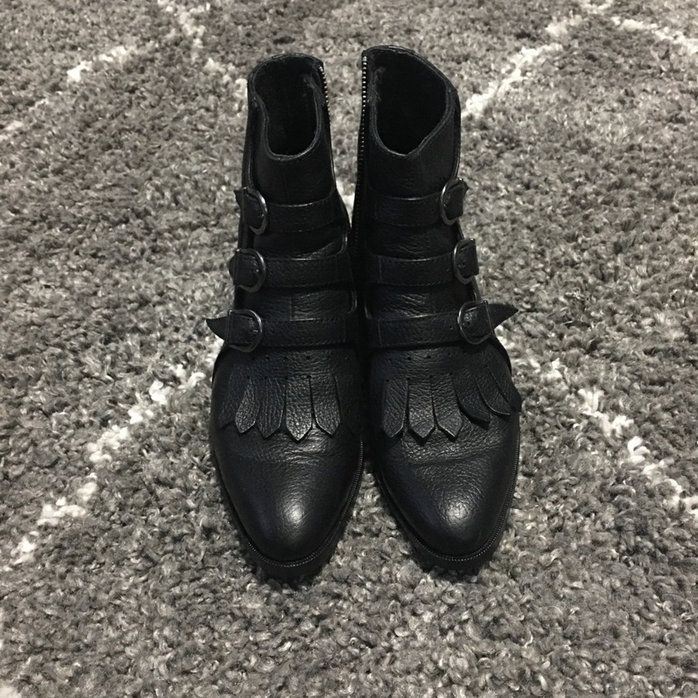 Modern vice Jett boots